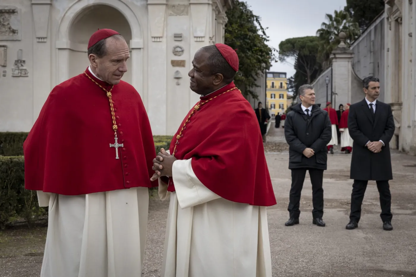 Film "Konklawe" – gdzie obejrzeć online 2025? Netflix, Max, Player, Disney+, TVP VOD