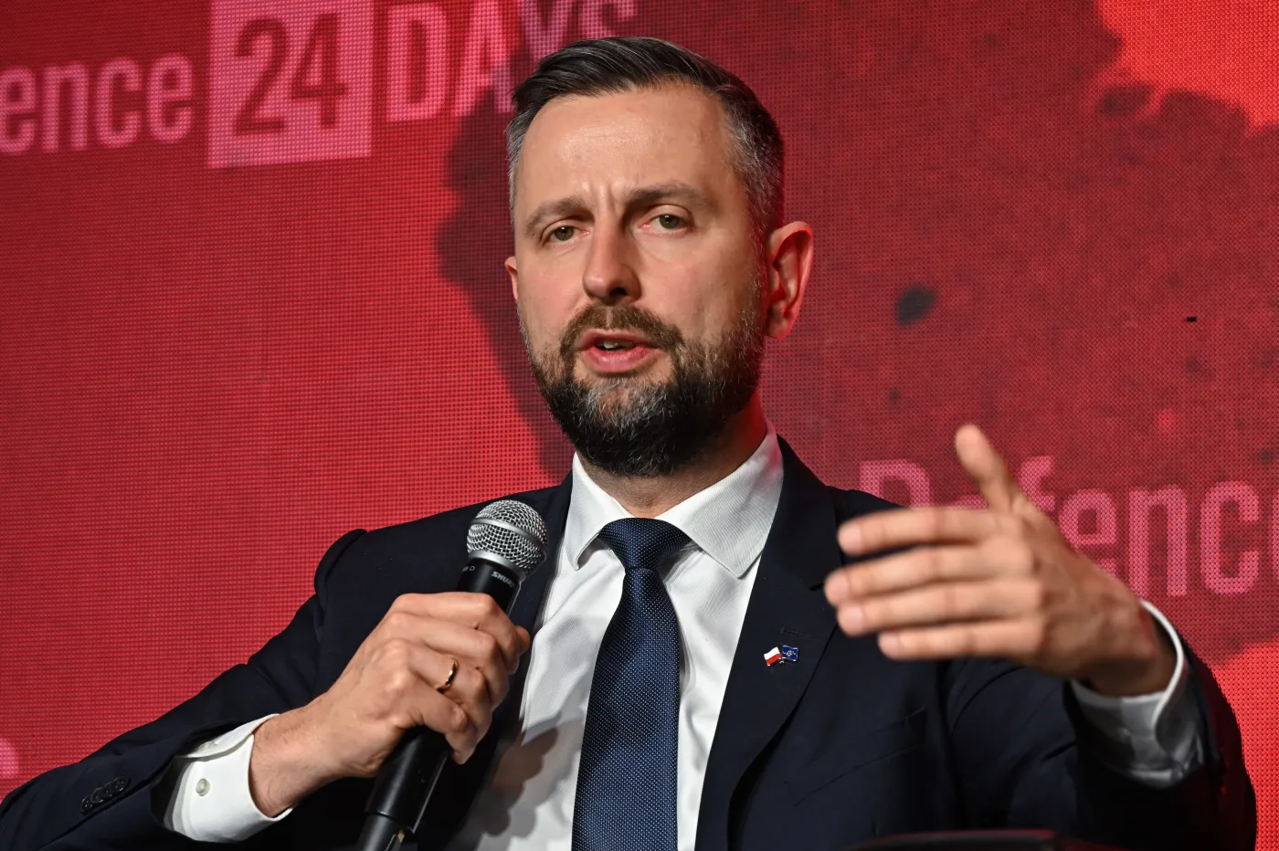 Reparacje od Niemiec? Szef MON wierzy w nowego kanclerza i zakulisowe rozmowy