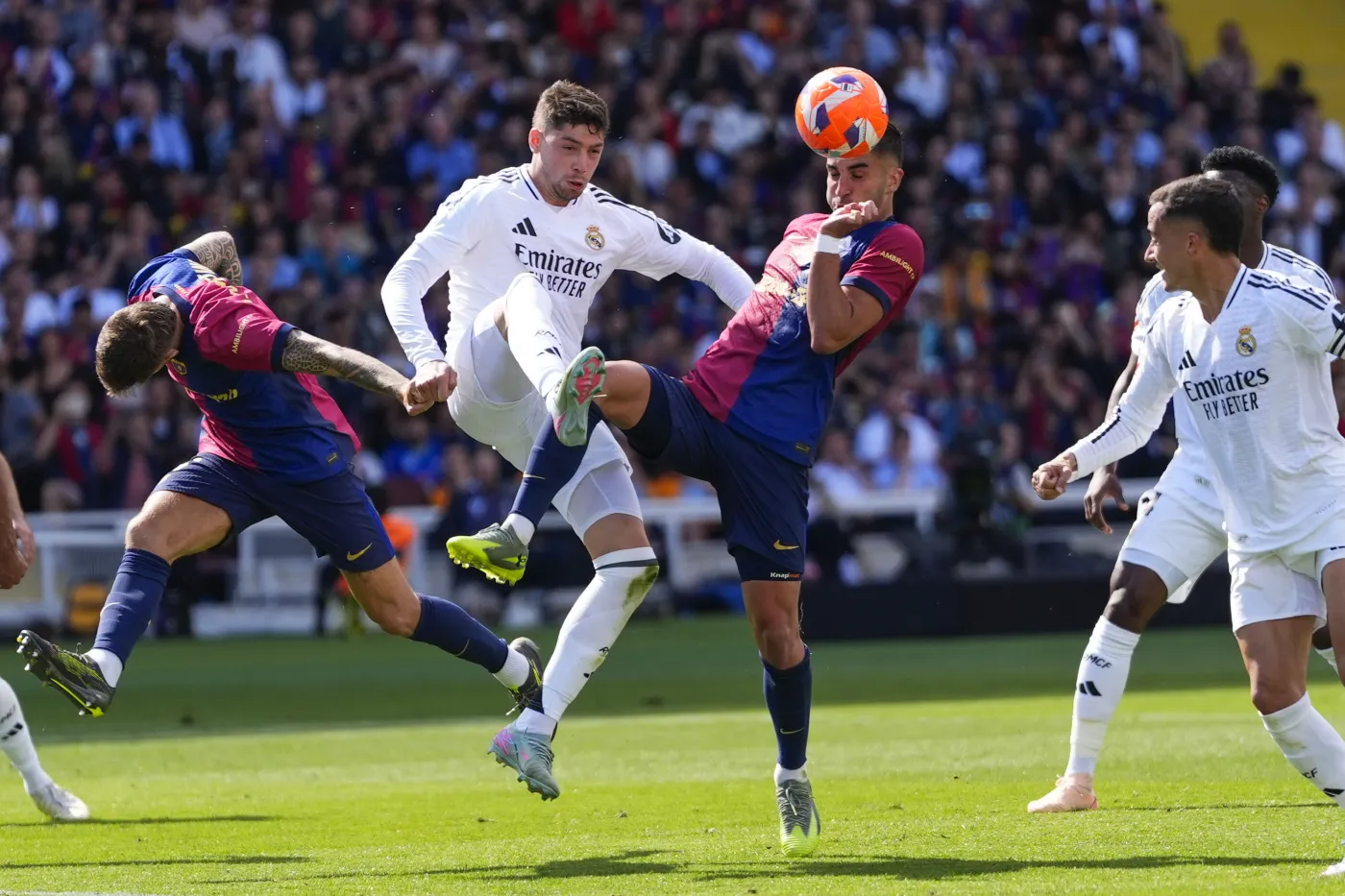 Barcelona po 14. minutach była na deskach. Wstała i znokautowała Real Madryt