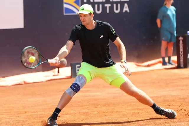 Hubert Hurkacz awansował do ćwierćfinału w Rzymie. Zajęło mu to trzy godziny