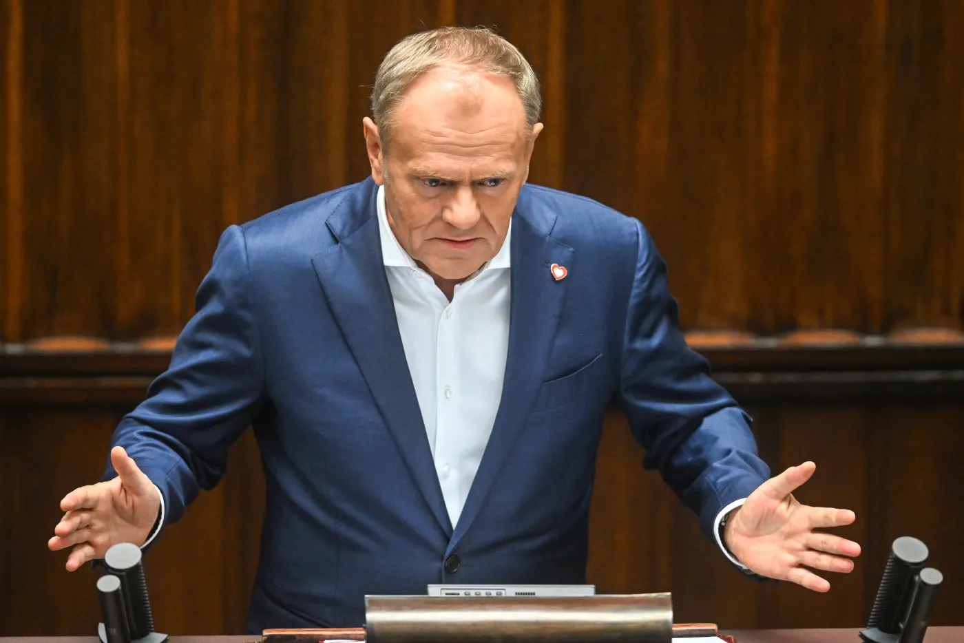 Poręczył za niego Nawrocki. Teraz mówi, że pił wódkę z Karnowskim i piwo z Tuskiem