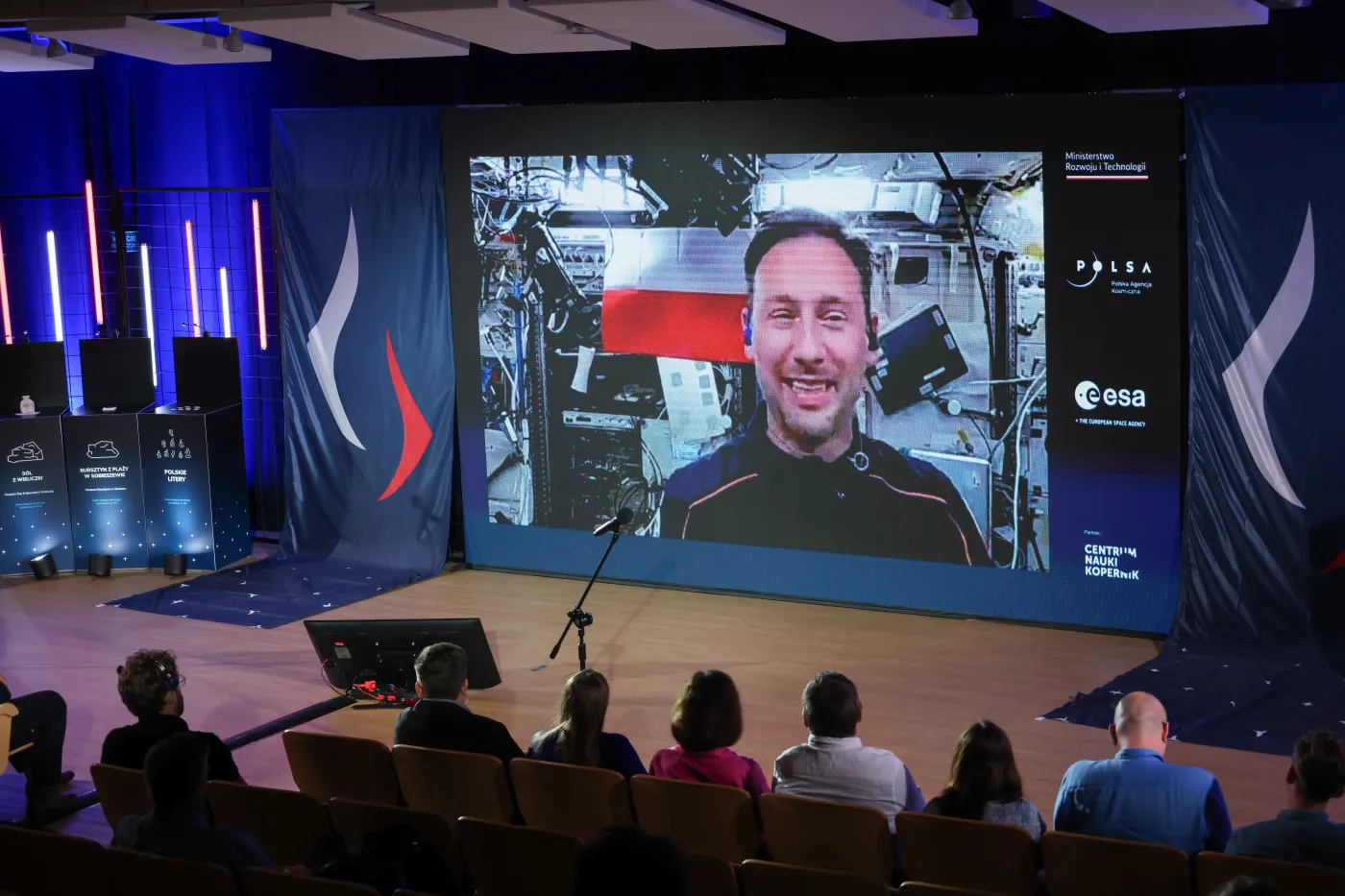 Polski astronauta wrócił na Ziemię. Kapsuła Dragon Grace wodowała na Pacyfiku