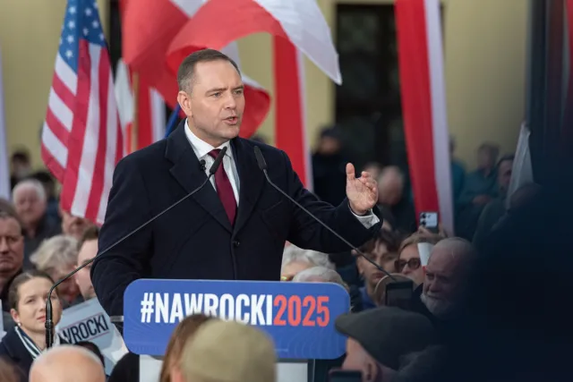 "Dłuższego wyrostka byś nie ustał". Znany chirurg kpi z Nawrockiego