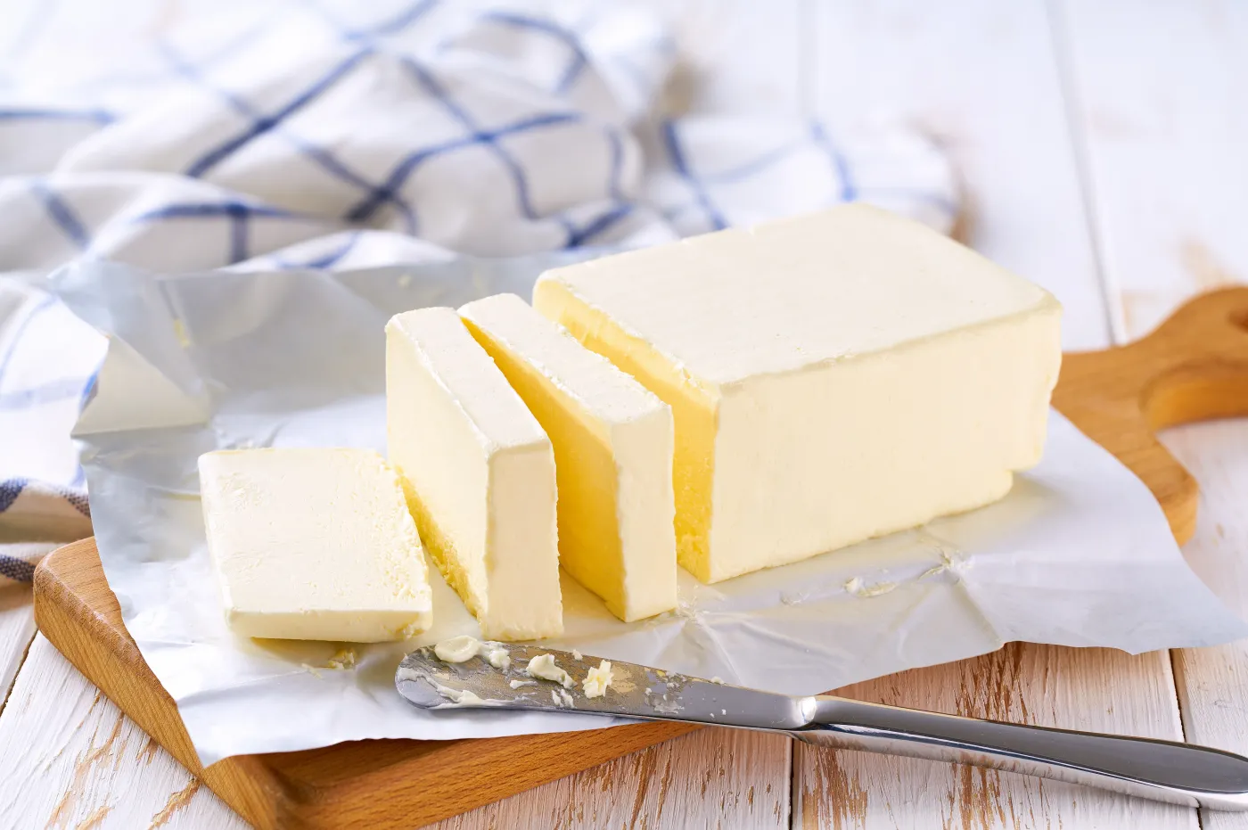 Takiej promocji w Biedronce jeszcze nie było. Kostka masła za mniej niż 4 zł, dwie oferty