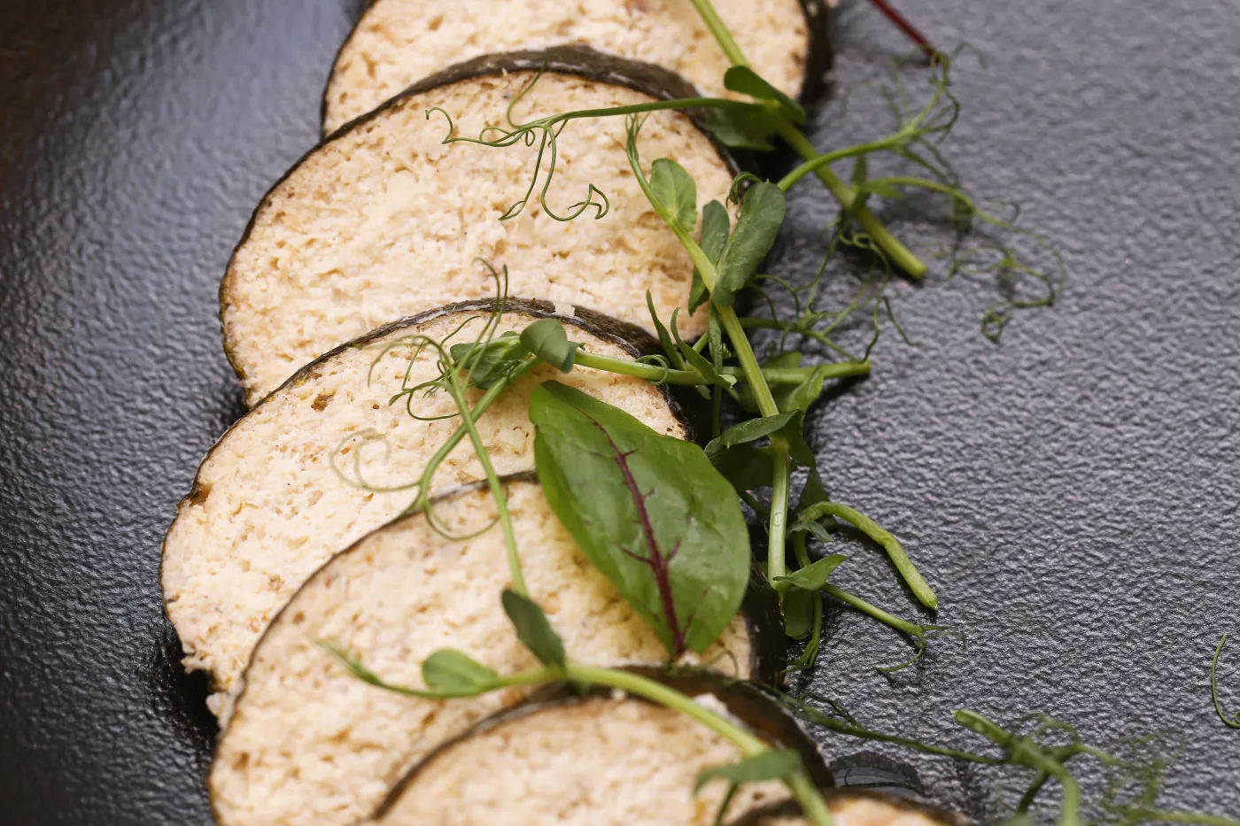 Mąż wspomina specjał Agnieszki Maciąg na Boże Narodzenie. To ryba faszerowana [PRZEPIS]