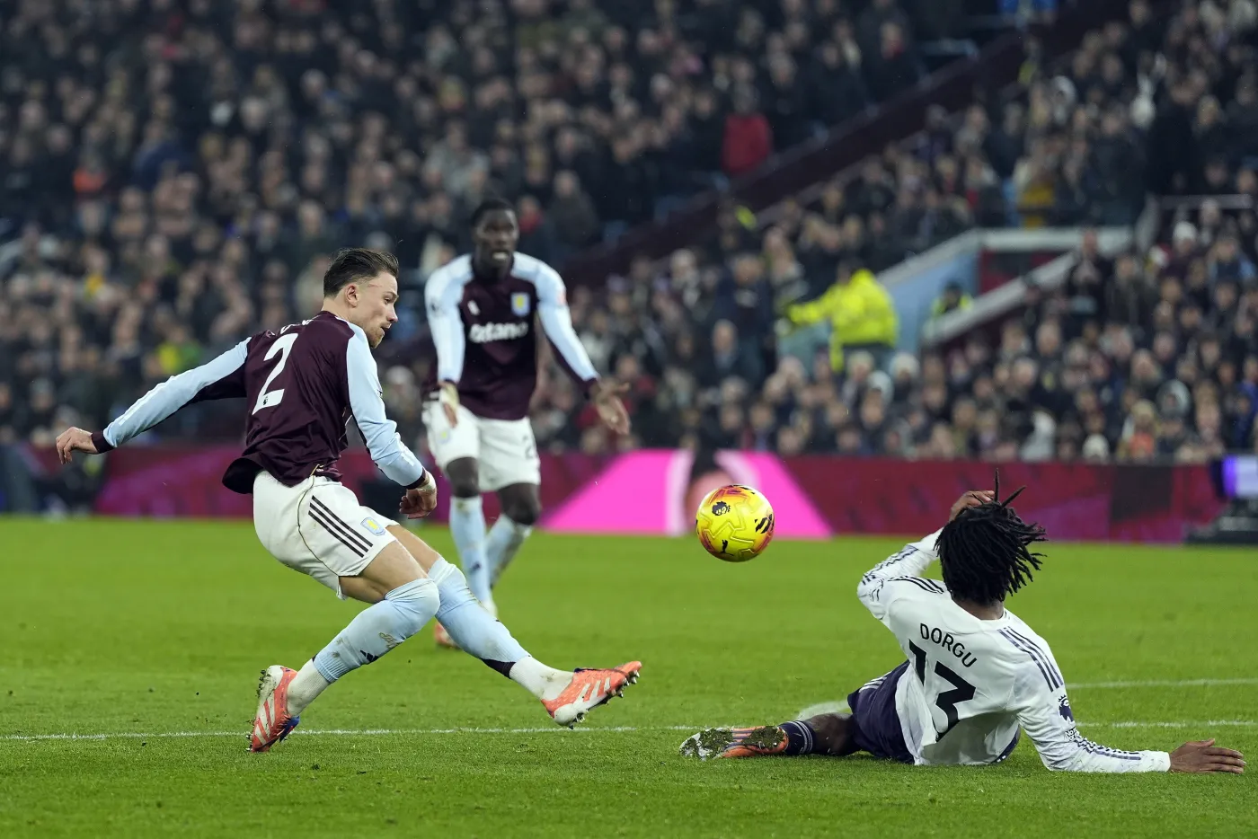 Cash zawinił przy bramce dla Manchesteru United. Rogers bohaterem Aston Villi