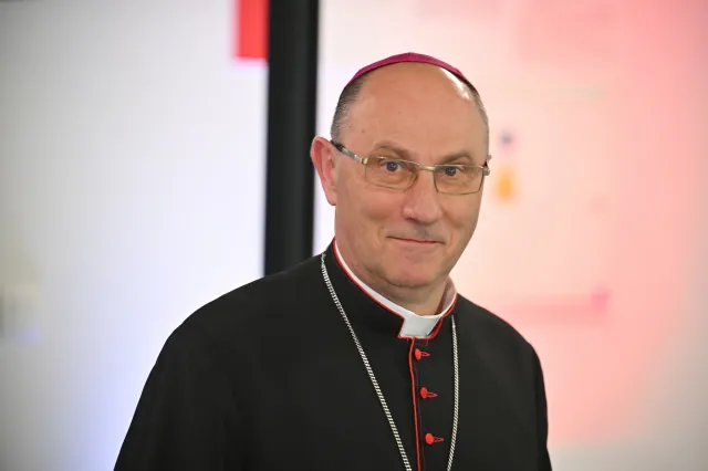 Prymas Polski: Boże Narodzenie to okazja do świadectwa miłości