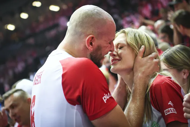 Żona Bartosza Kurka przekazała niepokojącą informację. Ukochana siatkarza trafiła do szpitala