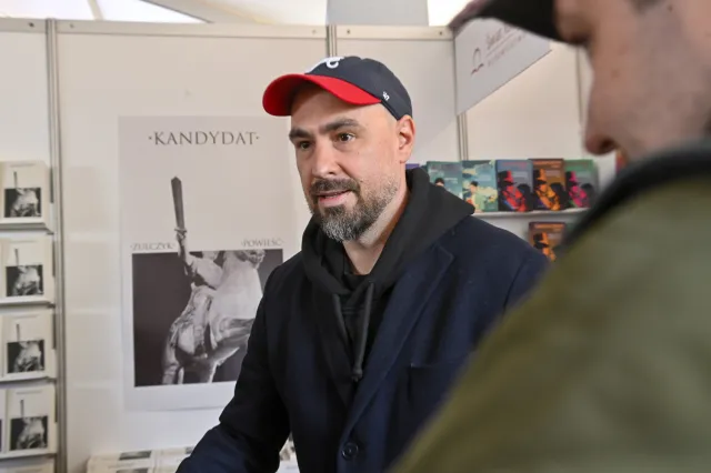 Jakub Żulczyk skomentował występ Stinga w TVP. "Czy ktoś mógłby..."