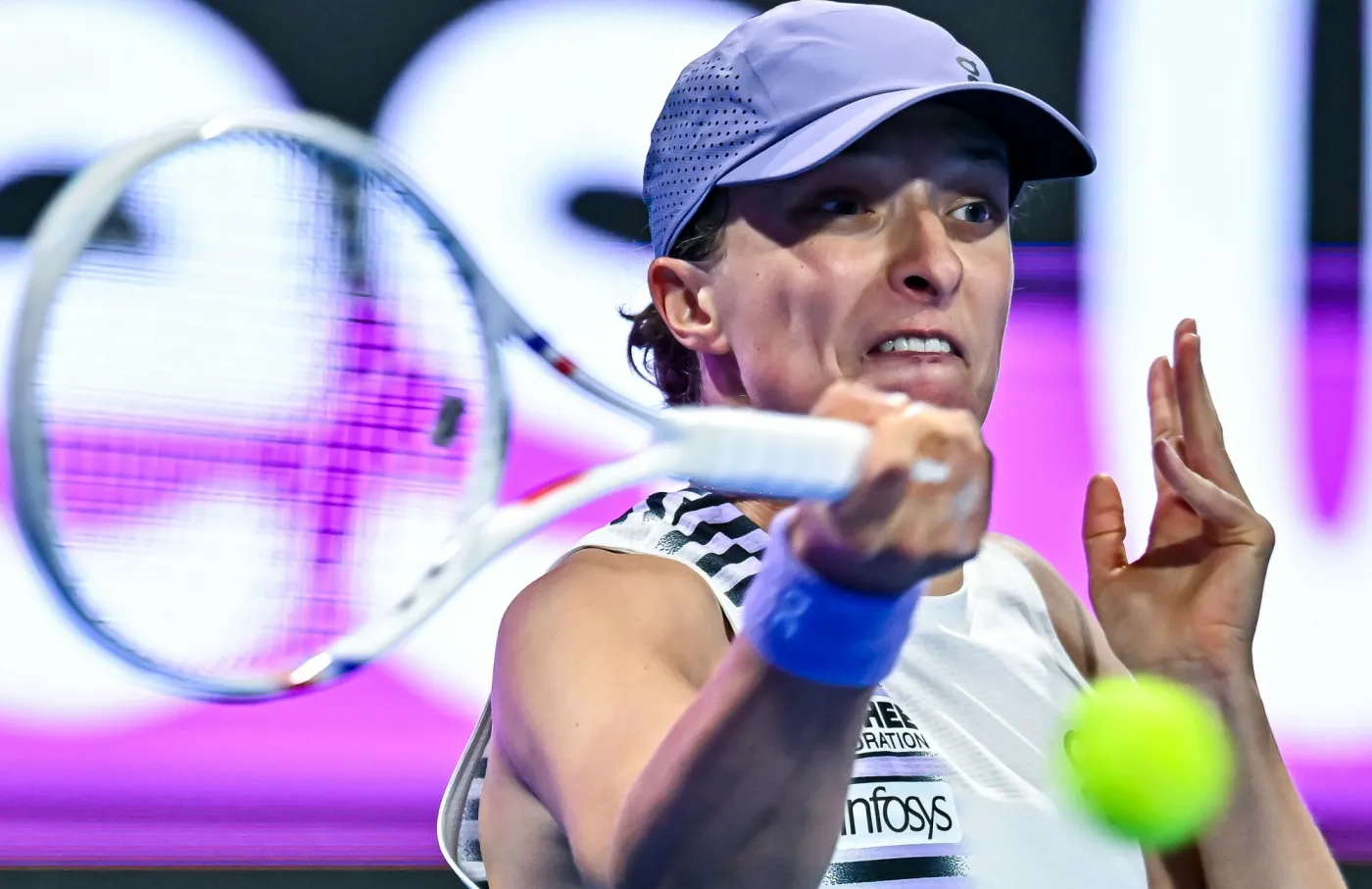 Emocje tylko w pierwszym secie. Iga Świątek w ćwierćfinale turnieju w Dausze