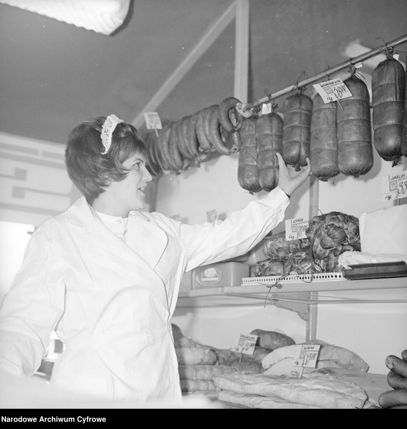 QUIZ. To się jadło w PRL-u. Znasz odpowiedź choć na połowę pytań?