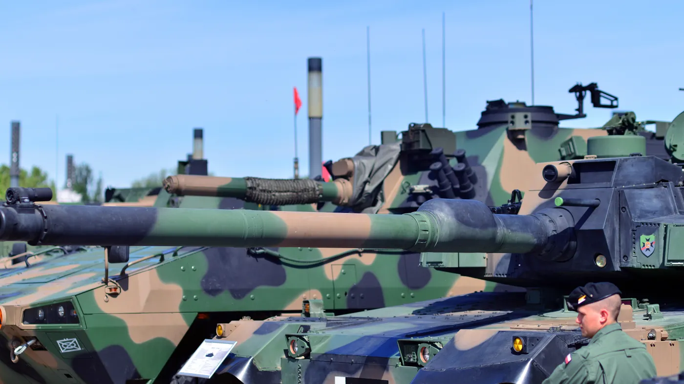 Globalny wyścig zbrojeń trwa. Nowe dane o wydatkach za 2025 r.