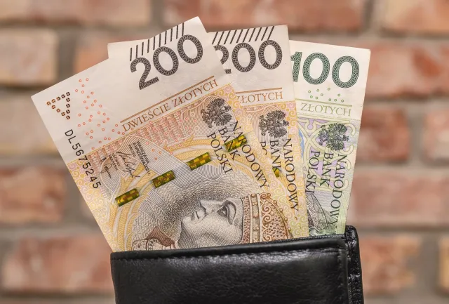500 zł dodatku dla seniora. Jak otrzymać świadczenie uzupełniające w 2026 roku?