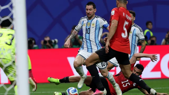 Argentyna jedną nogą była poza mundialem. Messi odwrócił losy meczu z Egiptem