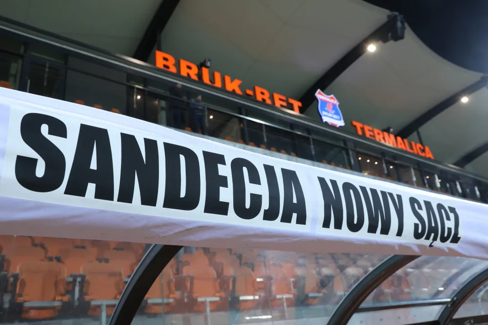 Piłkarz Sandecji Nowy Sącz ma pozytywny wynik testu na obecność koronawiriusa