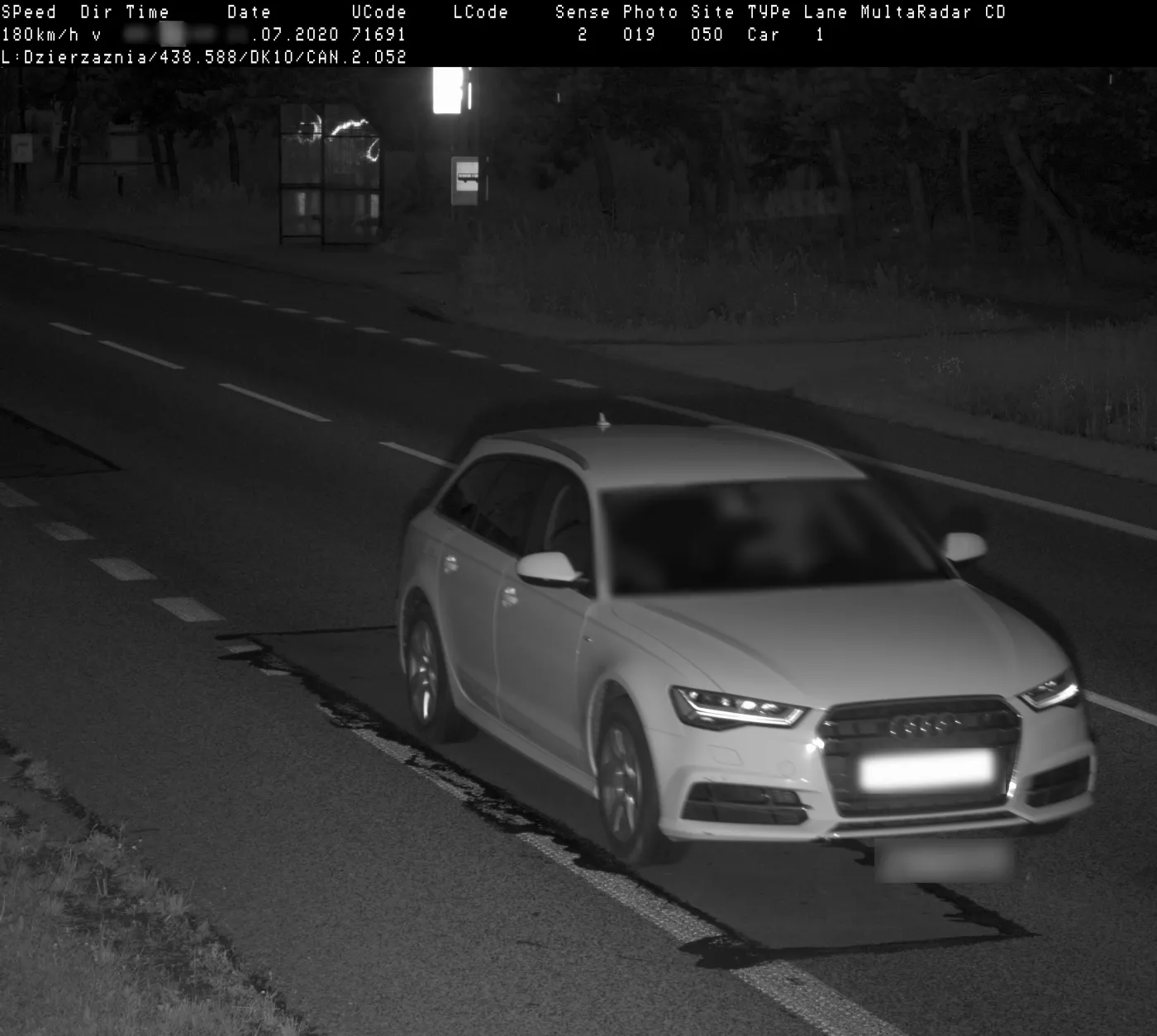 180-kmh-mial-kierowca-audi-a6-pedzacy-przez-miejscowosc-dzierzaznia-na-mazowszu-28160864.jpg