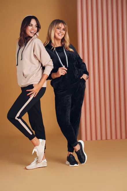 ewa-wachowicz-i-paulina-krupinska-w-kampanii-kolekcji-quiosque-jesienzima-2020-31205121.jpg