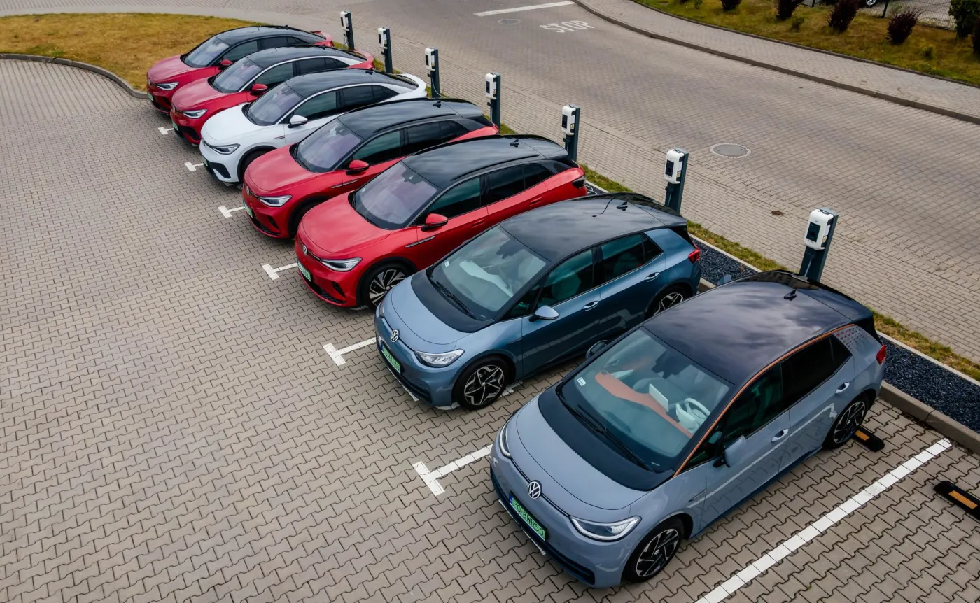 dilerzy-volkswagena-udostepniaja-punkty-ladowania-dla-samochodow-elektrycznych-37523093.jpg