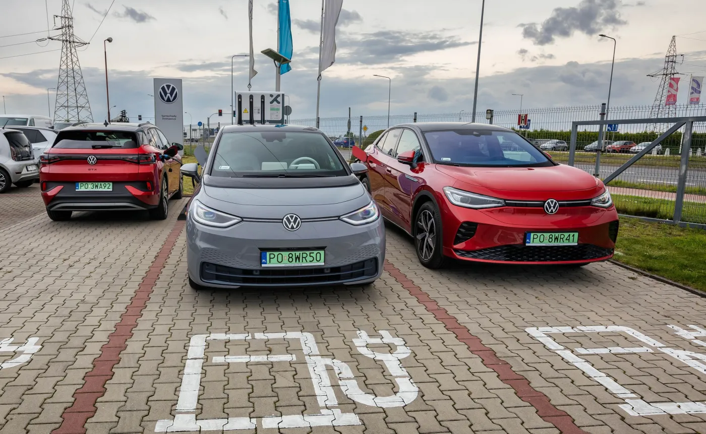dilerzy-volkswagena-udostepniaja-punkty-ladowania-dla-samochodow-elektrycznych-37523113.jpg