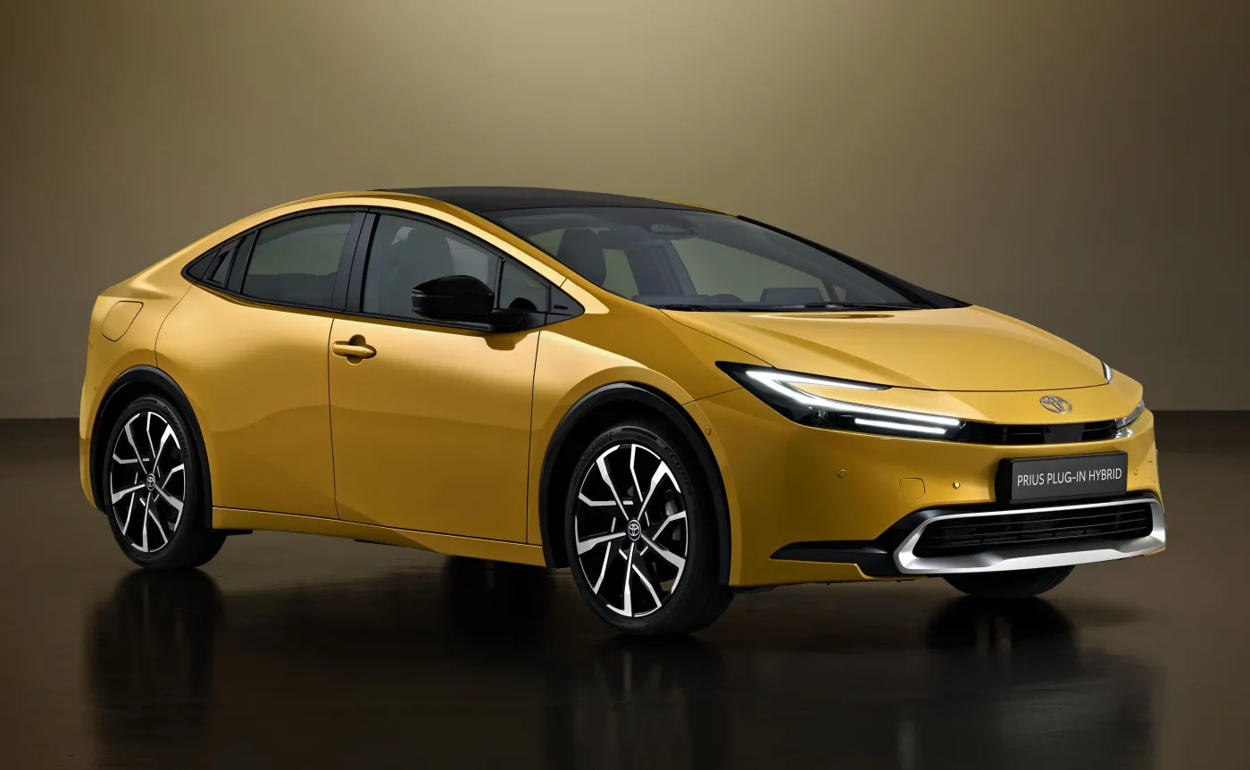 nowa-toyota-prius-wylacznie-jako-hybryda-plugin-czyli-z-ladowaniem-z-gniazdka-37620230.jpg