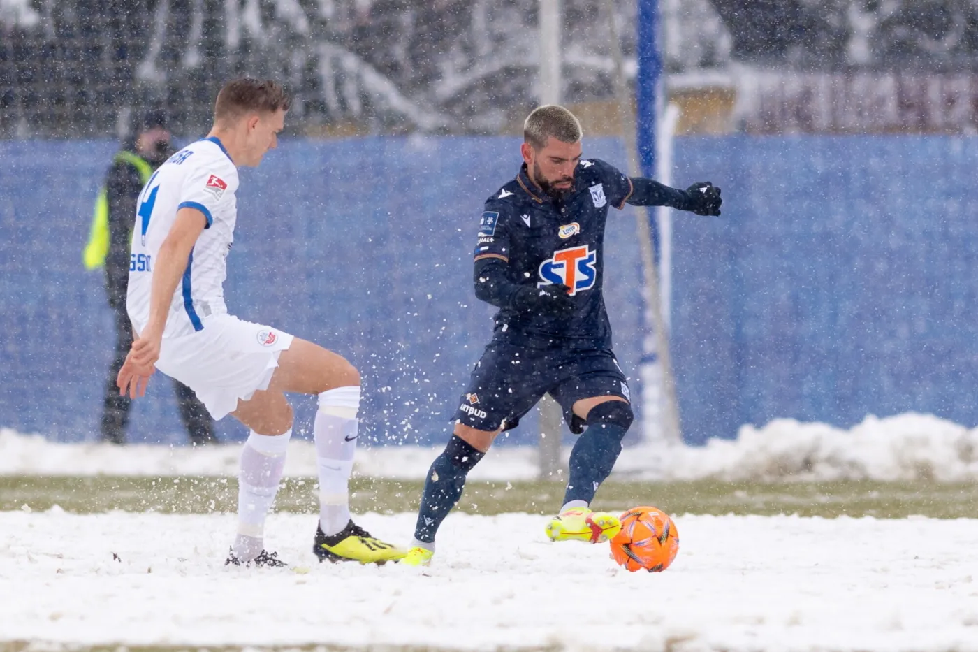 Piłkarz Lecha Poznań Pedro Rebocho (P) podczas meczu sparingowego z Hansą Rostock