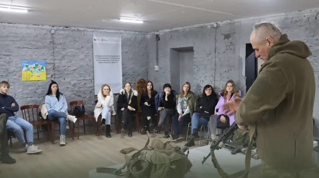 Nastoletnie dziewczęta na front? "To fake news, rosyjska propaganda"