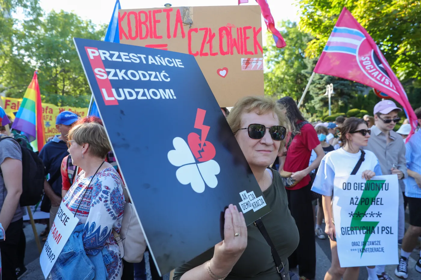 "Politycy zawiedli kobiety!". Protest pod Sejmem po odrzuceniu ustawy dot. aborcji