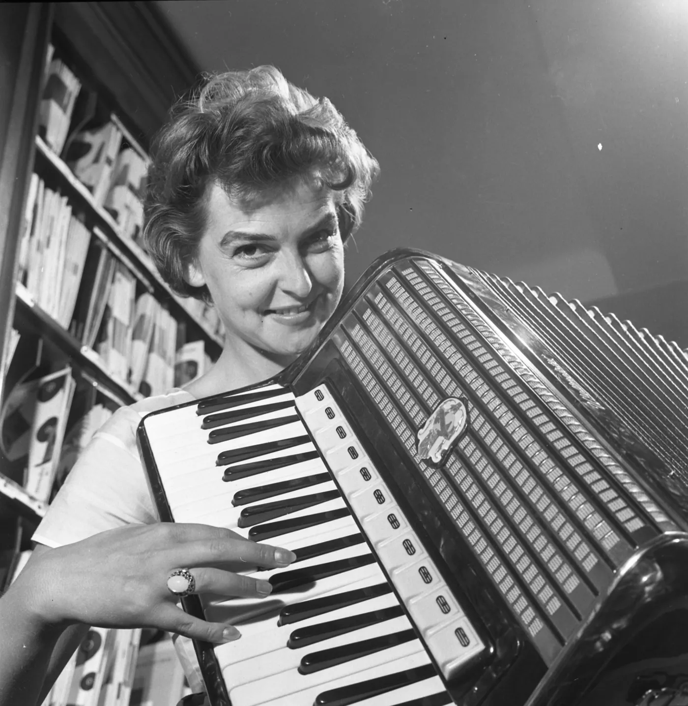 Zmarła ikona polskiej piosenki. To ona śpiewała m.in. przebój "Złoty pierścionek"