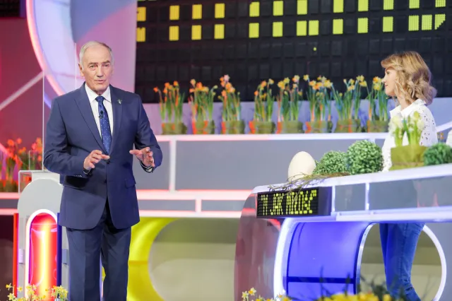 Karol Strasburger zdradził wielki sekret "Familiady". Kim są ankietowani?