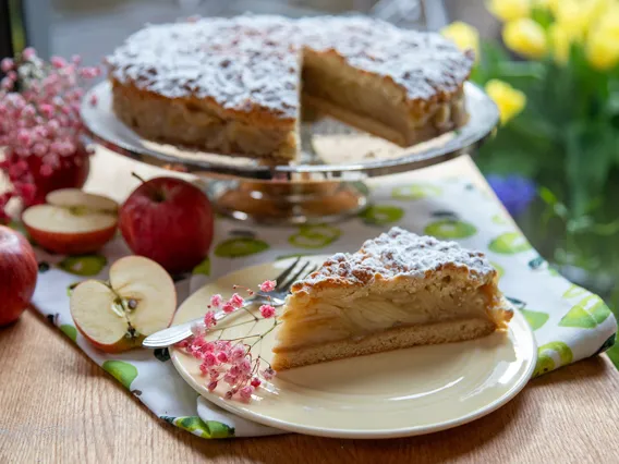 Szarlotka z kruszonką od Ewy Wachowicz. Spróbujesz raz, będziesz piec całą jesień