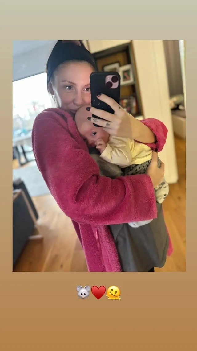 dominika-pokazala-w-sieci-twarz-synka-tak-wyglada-maly-hakiel-screen-instagram-38382849.jpg