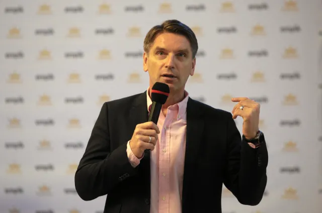 Tomasz Lis nazwał kibiców Legii marginesem. Ten transparent oburzył dziennikarza