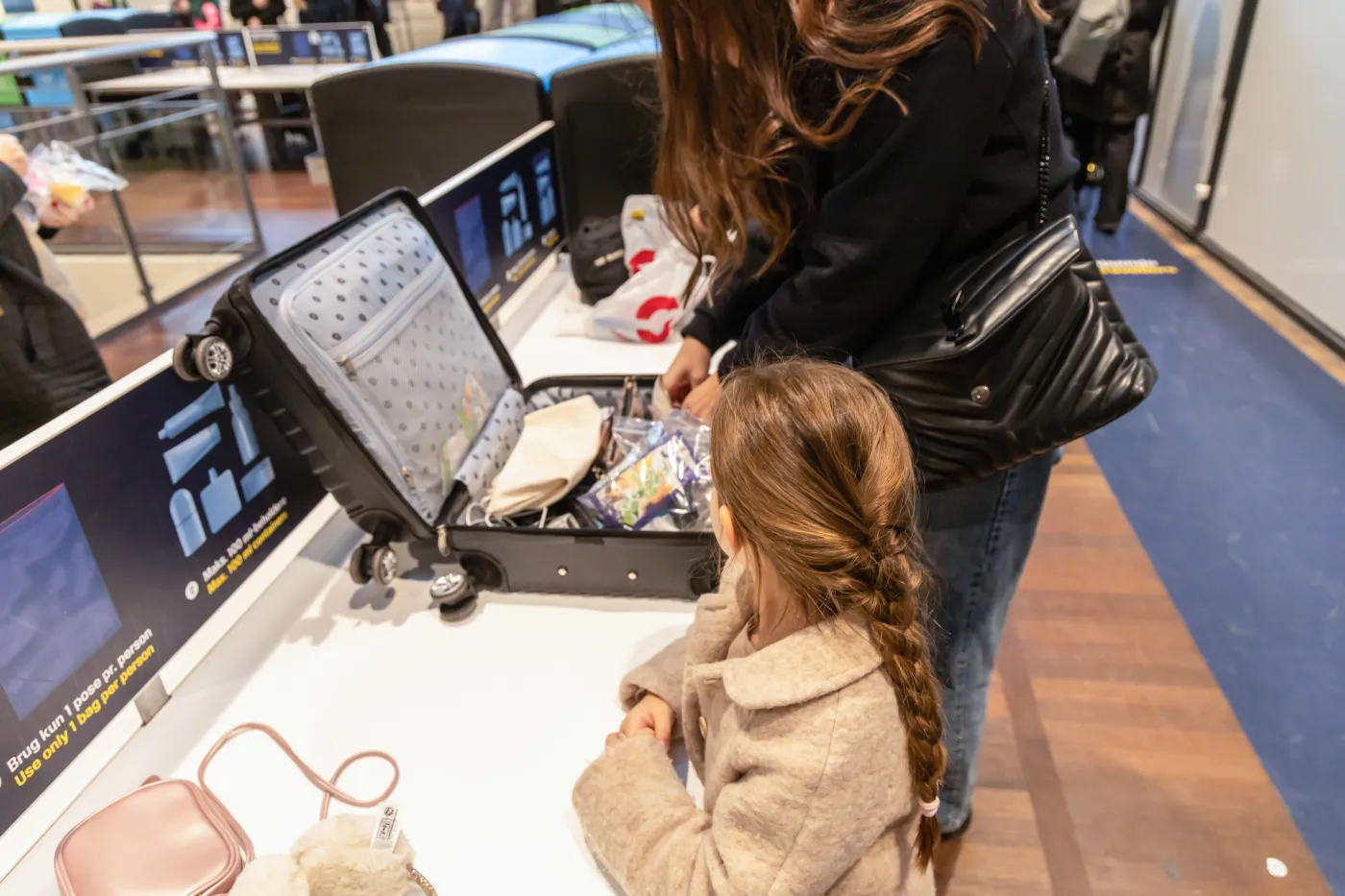 Kończy się koszmar turystów na lotniskach. Po 19 latach zniesiono zakaz