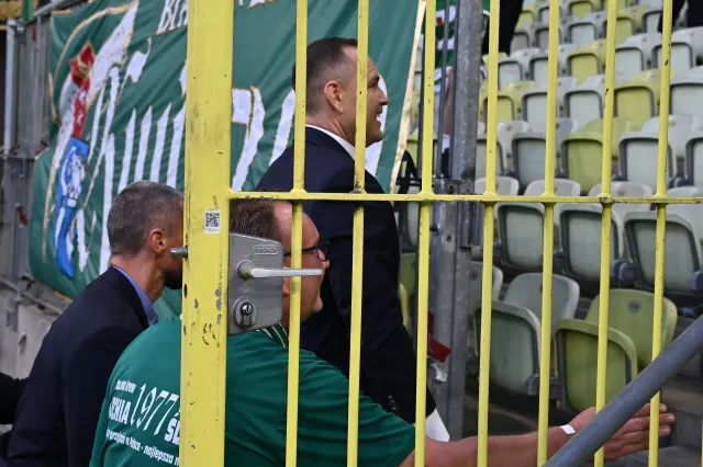 Prezydent Nawrocki na meczu Lechii. Kibice oddali mu hołd. "Byłeś, jesteś, będziesz…"