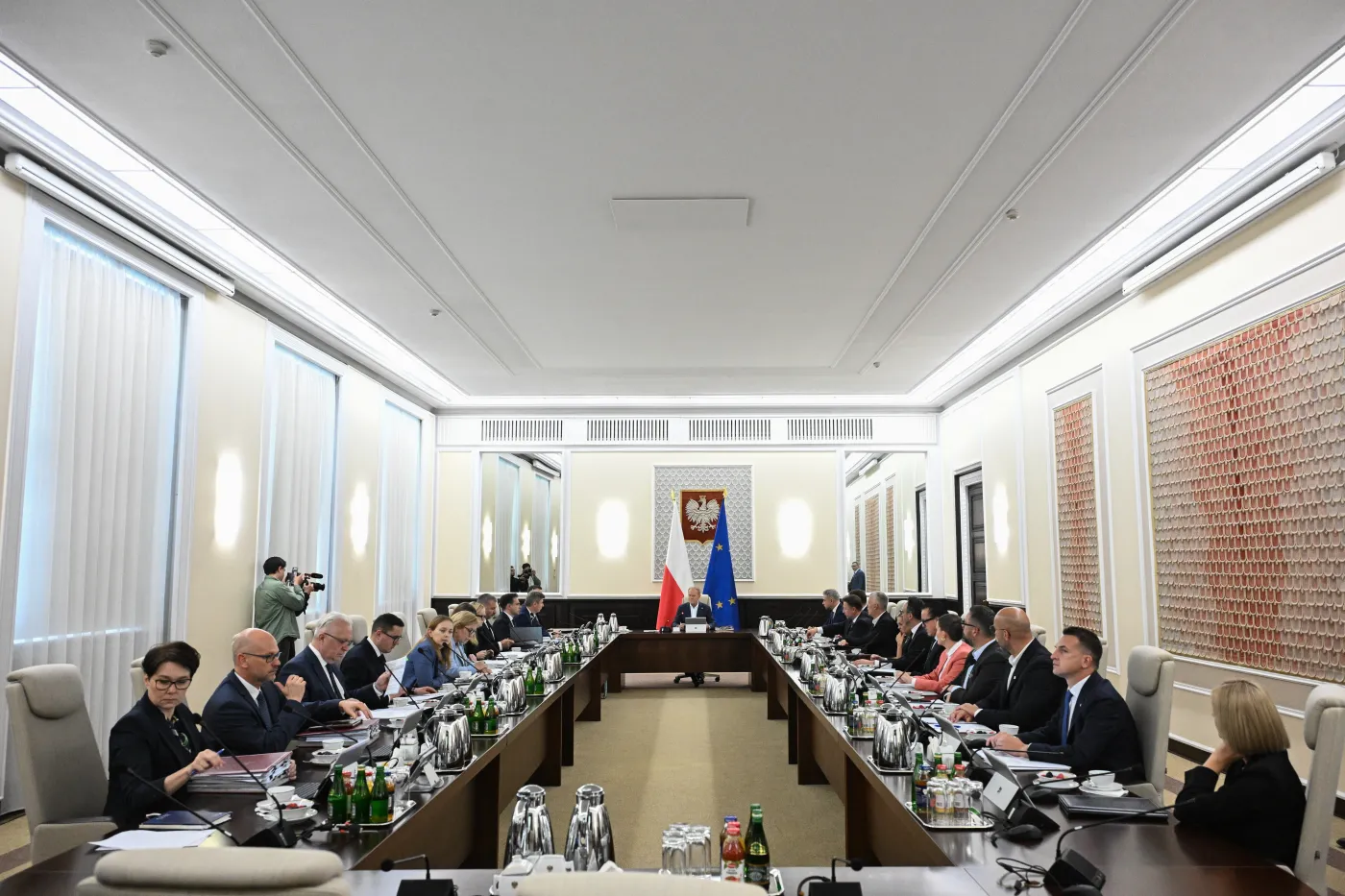 Rząd przyjął projekt ustawy o pomocy Ukraińcom. 800 plus tylko dla pracujących?