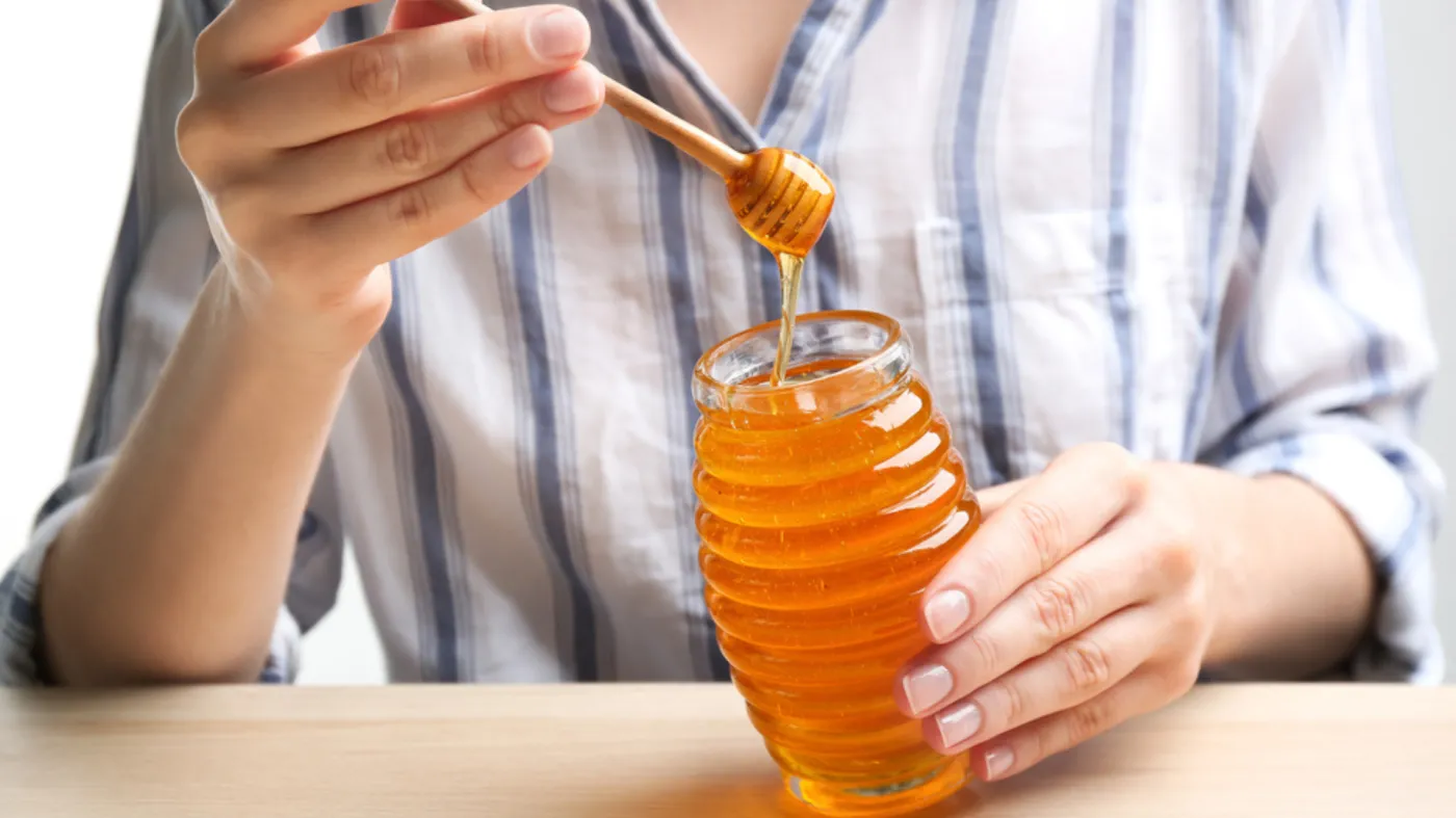 Najgorsze miejsce do przechowywanie miodu. Pszczelarz ostrzega