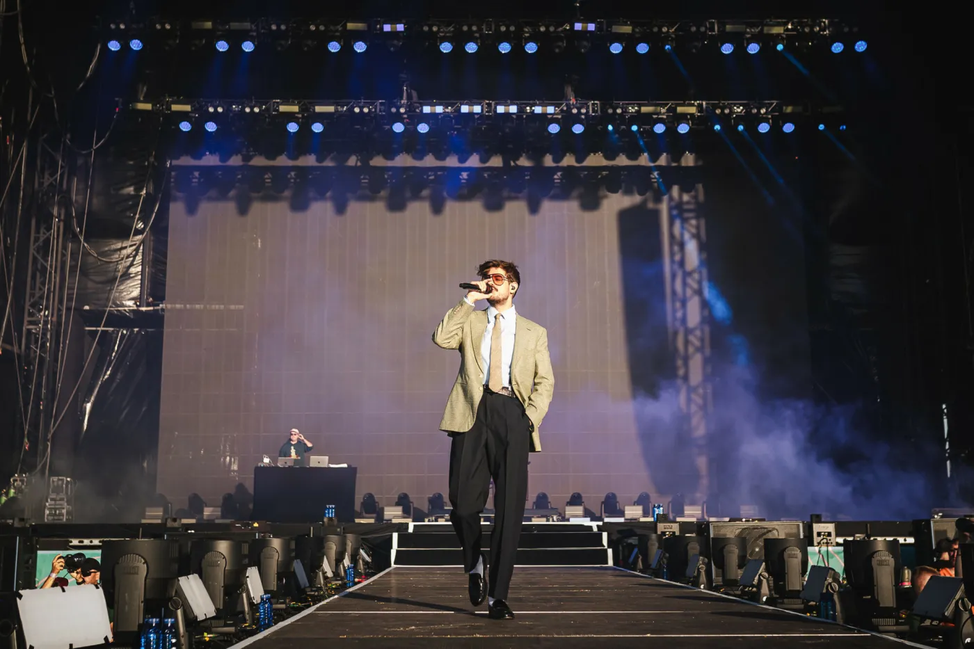 Taco Hemingway zaskoczył fanów. Wydał nową płytę i ogłasza trasę koncertową. Są już bilety