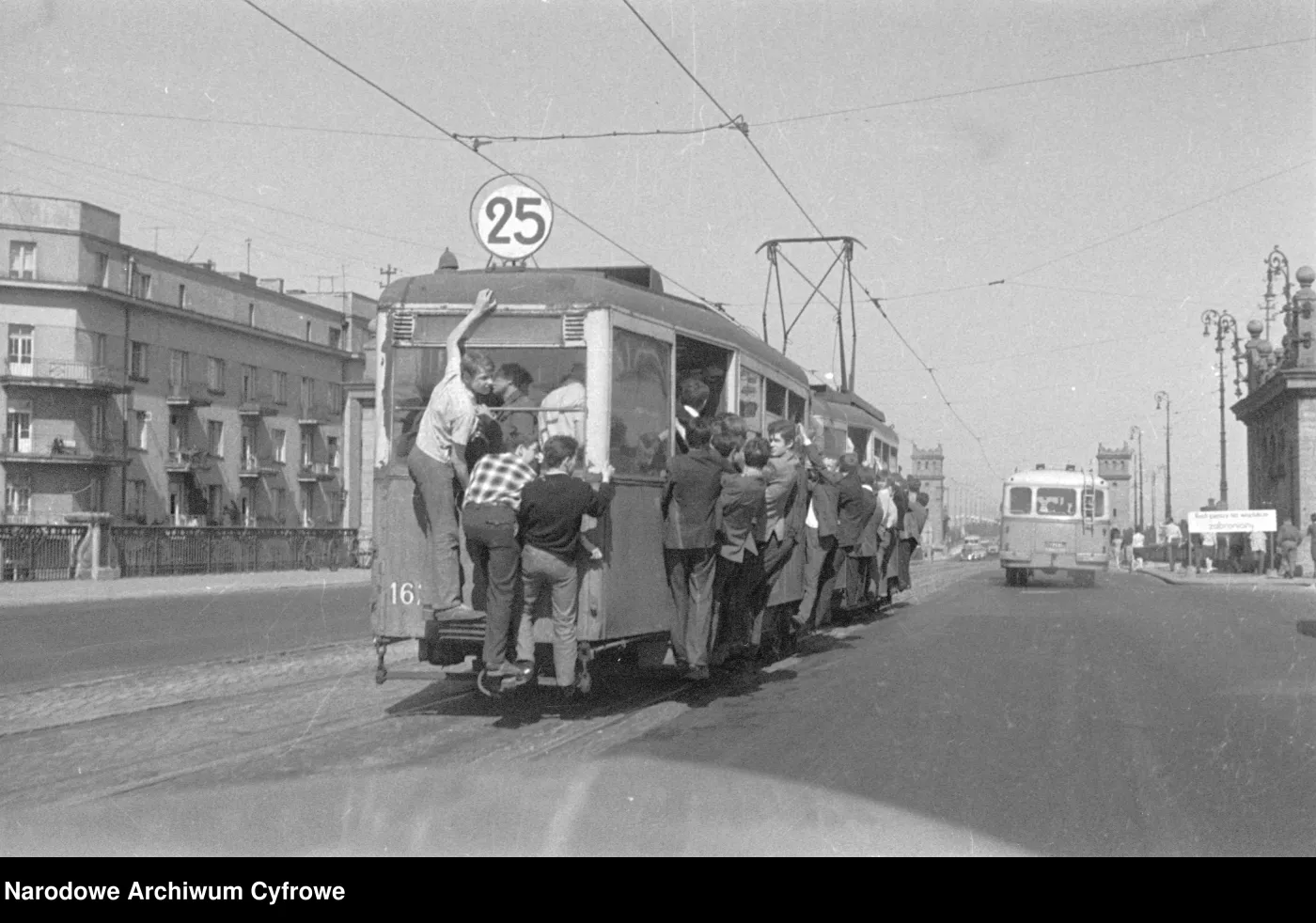 QUIZ sentymentalny. Życie codzienne PRL. Ostatnie pytanie to łatwizna