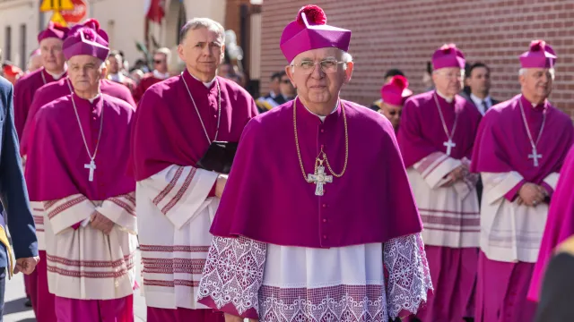 Kontrowersyjne kazanie abp Depo. "Coraz dłuższe urlopy odciągają od Boga"