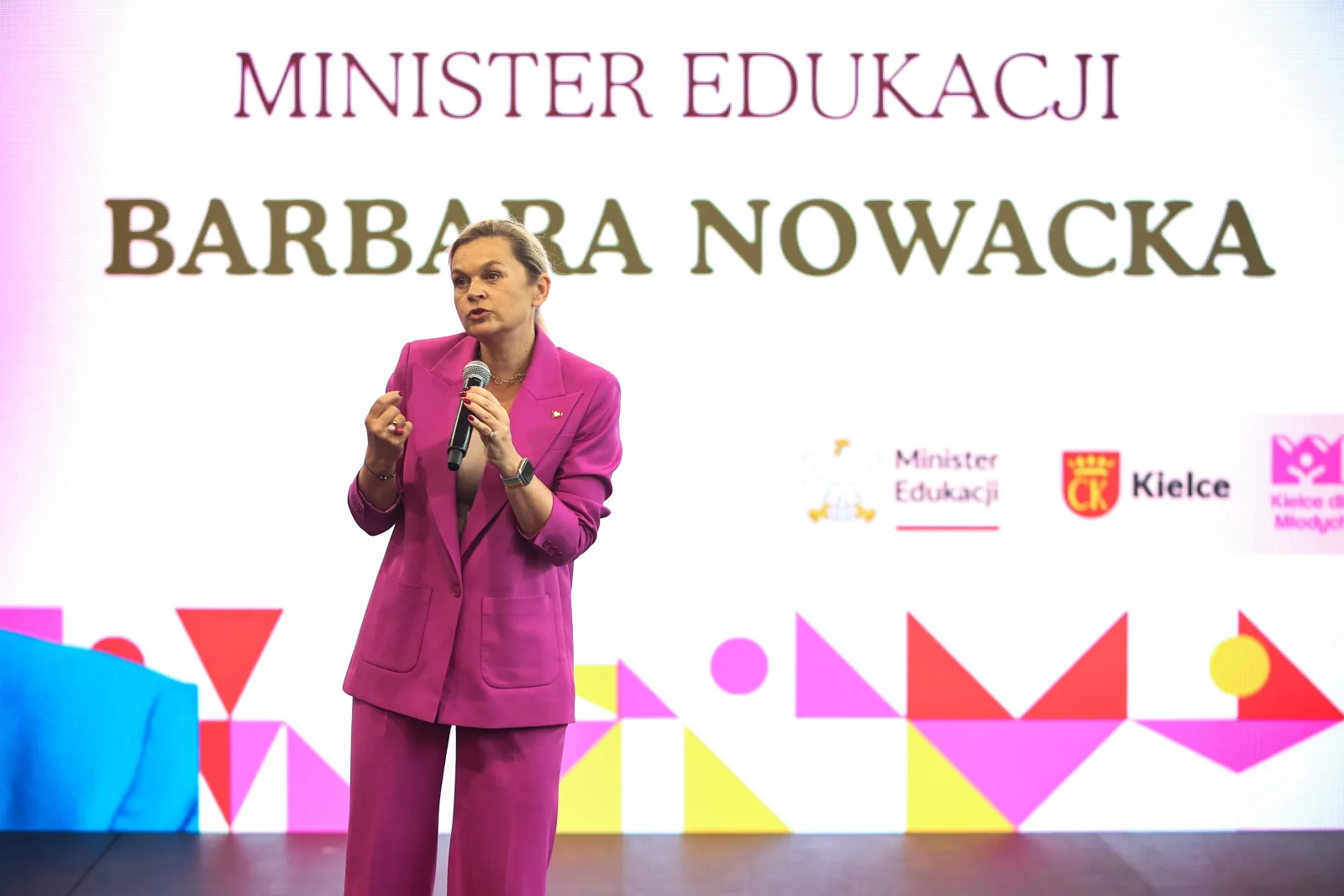 Barbara Nowacka o interwencji RPD: Facepalm. Co dalej z czerwonymi paskami?