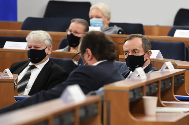 Senat przeciw "gazpromizacji i putinizacji mediów"