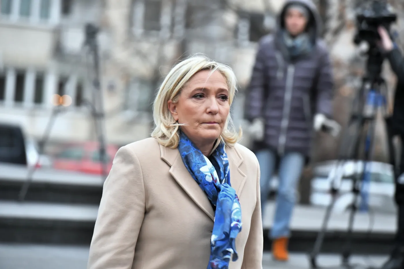 Le Pen chwali się spotkaniem z Morawieckim. A Brejza pyta o... kolumnę uprzywilejowaną