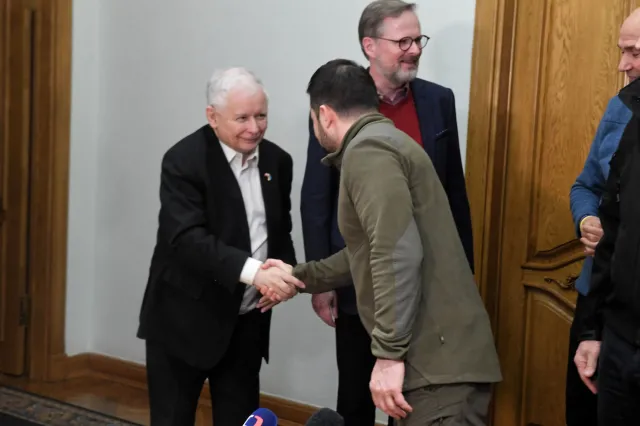 Spóźniona krytyka Kaczyńskiego. Zły czas i złe miejsce [OPINIA]