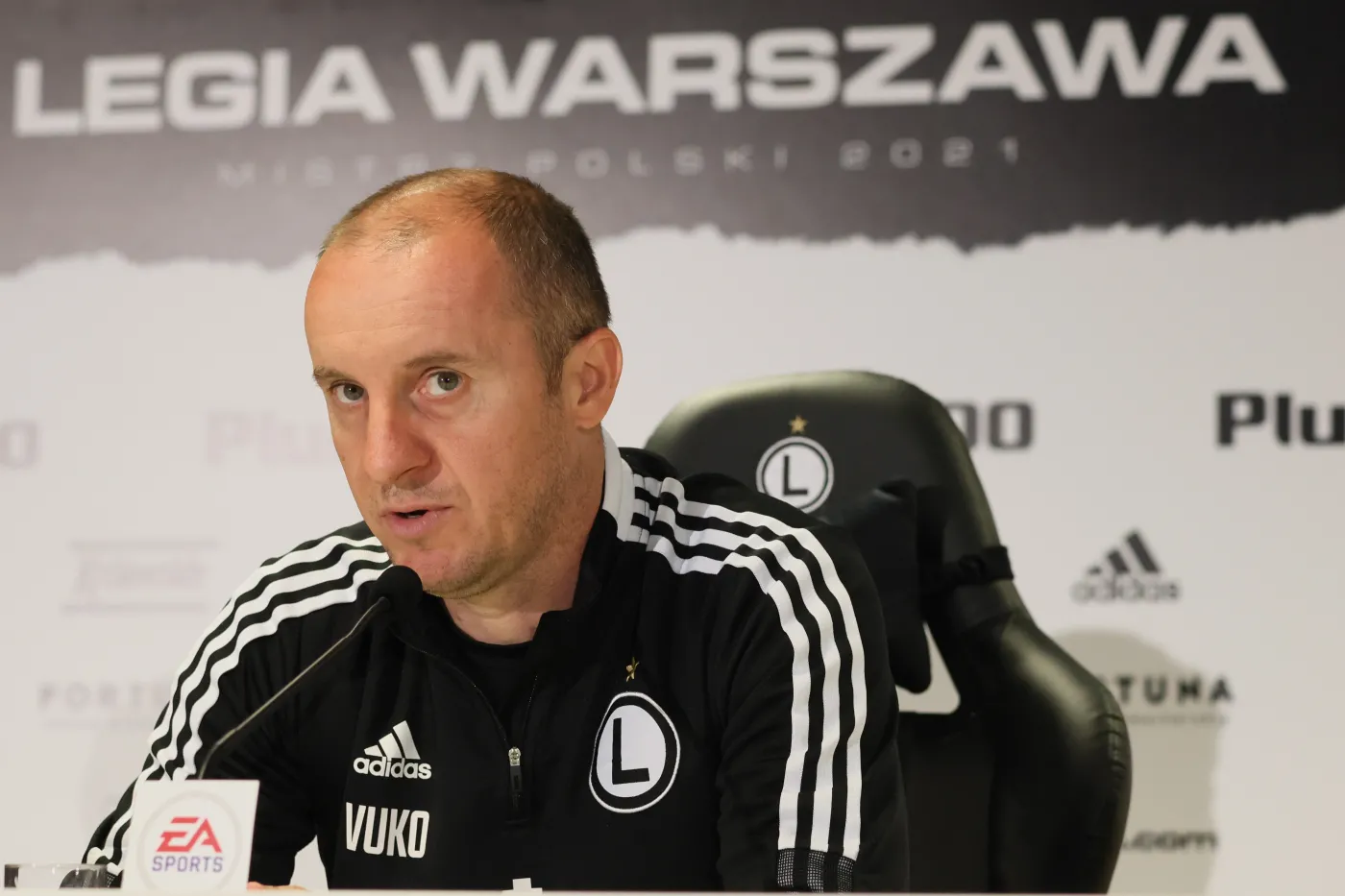 Trener Legii Warszawa Aleksandar Vukovic podczas konferencji prasowej w Warszawie