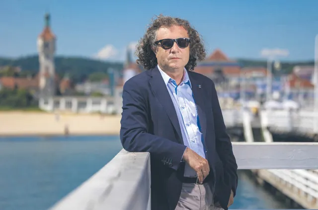 Karnowski dla DGP: Bezpłatne autostrady? Lepiej kierować środki, aby ludzie jeździli koleją