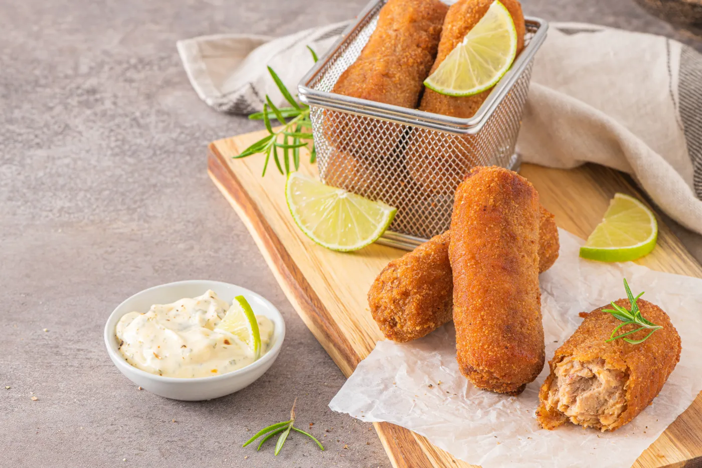 Meat,Croquets,With,Garlic,Mayonnaise,,Lime,Slices,To,Season,And