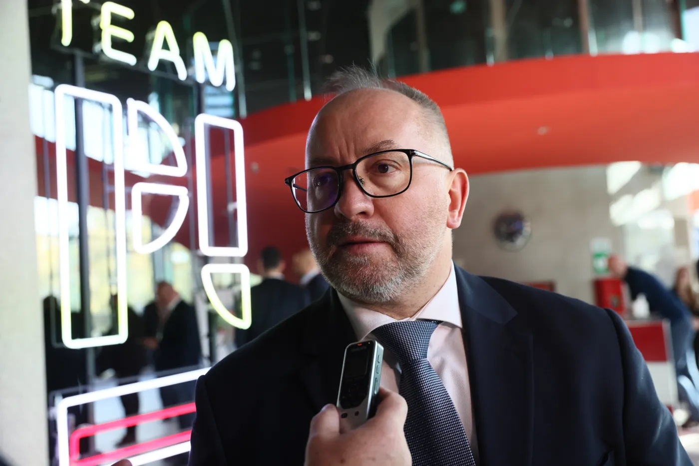 To on zajął miejsce Radosława Piesiewicza. Kim jest Grzegorz Bachański?