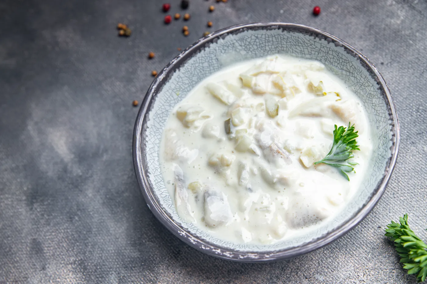 Śledzie w śmietanie z przepisu Ewy Wachowicz. Idealne na postne piątki