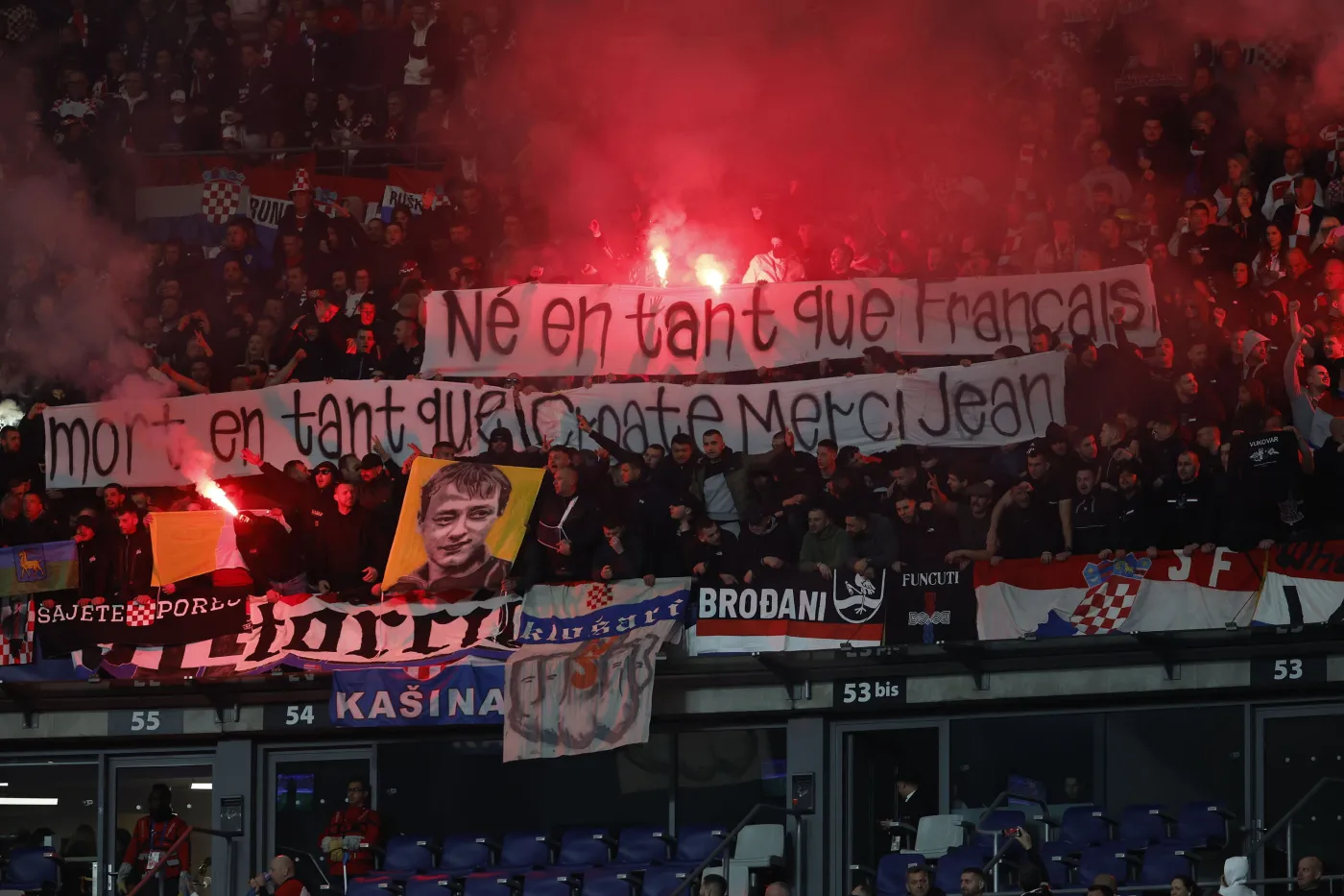 Siedmiu kibiców aresztowanych. Na meczu reprezentacji wykonywali nazistowskie gesty