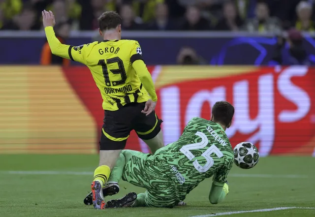 Szczęsny wpadł w rywala jak dzik w żołędzie. Fatalna interwencja bramkarza Barcelony